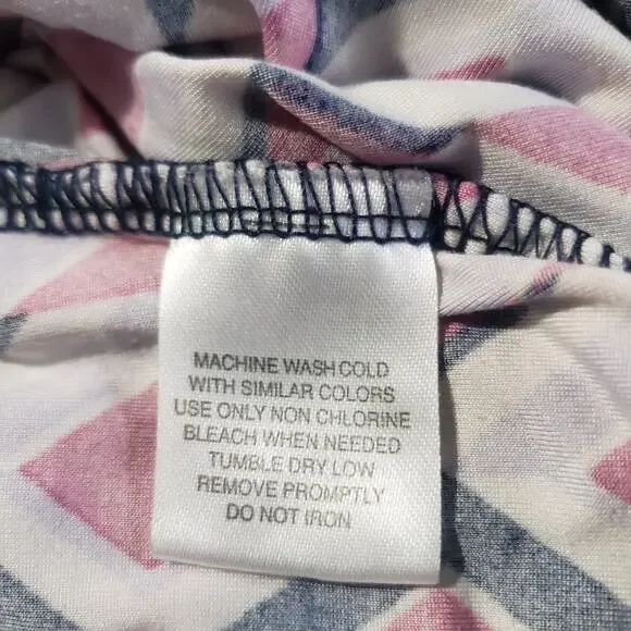 Eye Candy Sleeveless Shift Dress Women's 1X Pink Geometric V-Neck Above Knee - Picture 6 of 8